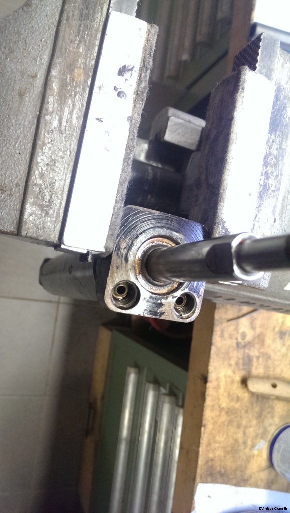 power_steering_cylinder_rebuild_4